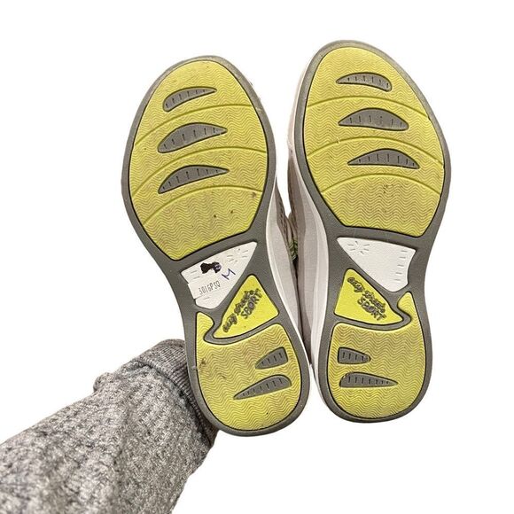 3 for $30! Easy street sport light grey slip on shoes - Picture 9 of 9